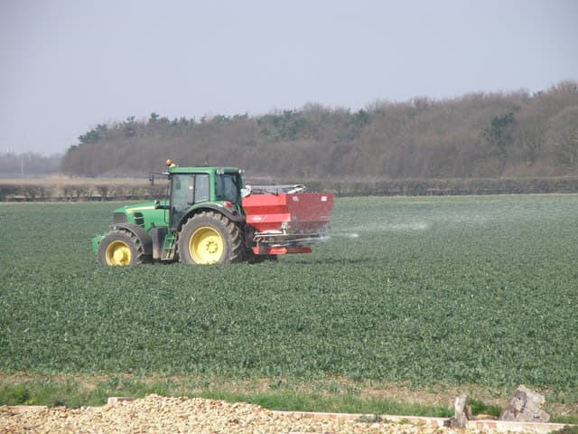 Granular urea, 46% N